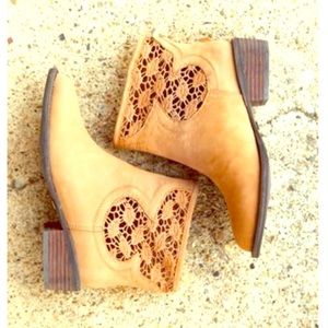 Stevie by Very Volatile